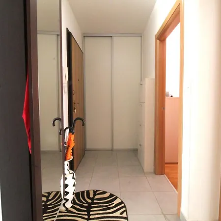 Sunny Apartment *